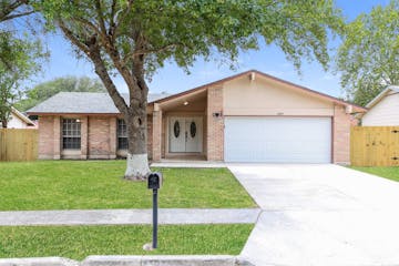 8807 Glen Shadow San Antonio, TX 78239